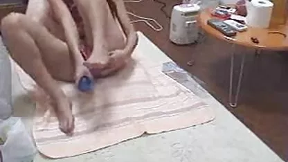 Fucks a skinny girlfriend hard