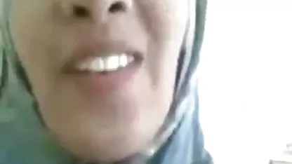 NataVisconti Masturbates
