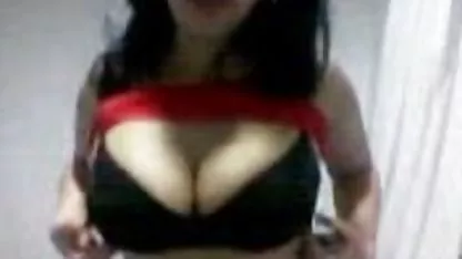 The girl in glasses allowed her lover to cum in her pussy