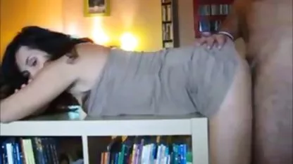 Lass squeezes sperm from the anus after anal