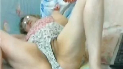 Babes rub their bodies in front of the camera