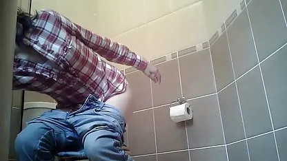 Brunette babe diligently sucks dick and fucks hard