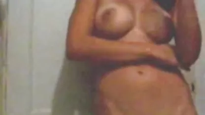 Tearing amateur sperm cum in her hole and face